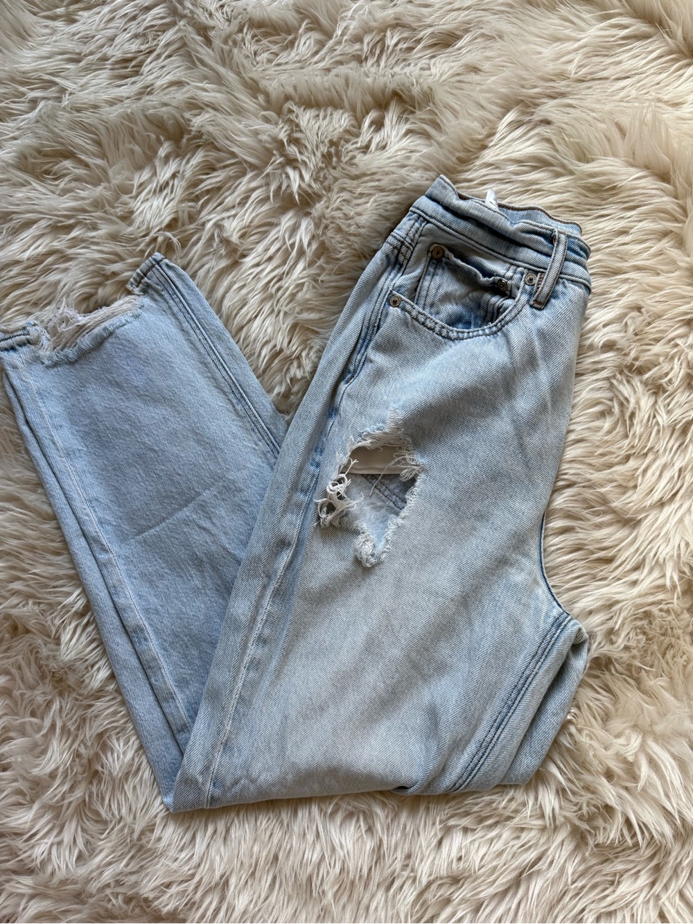 American Eagle Outfitters Light Blue Distressed Boyfriend Jeans